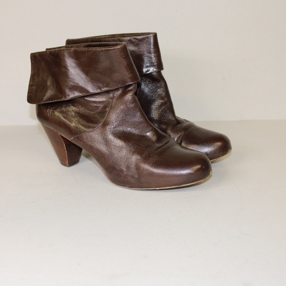 Frye Shoes - Frye Lisa Shortie Brown Leather Ankle Booties